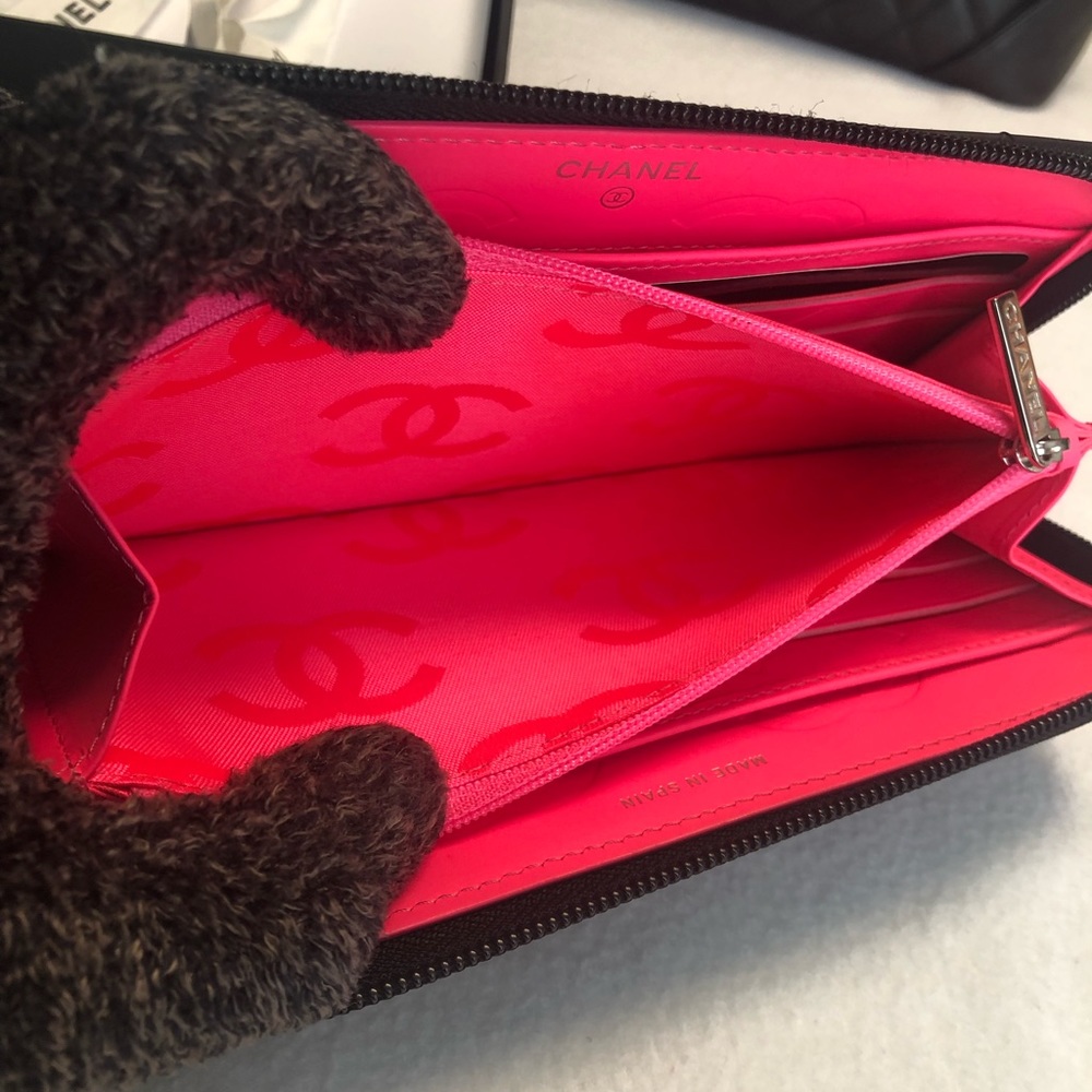 ❌SOLD❌ CHANEL CAMBON ZIPPY CHAIN WALLET - Picture 13 of 16